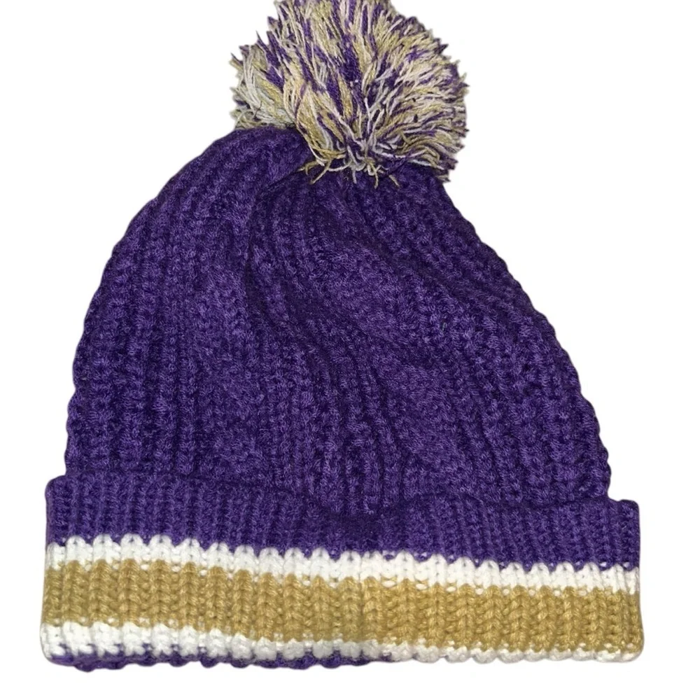 Women 47’ Brand JAMES MADISON DUKES purple knit beanie hat